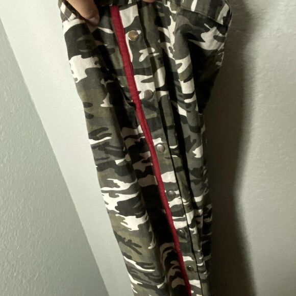 Fashion Nova High Waist Gray Camo Pants SnipSnaps Size Medium - Picture 9 of 9